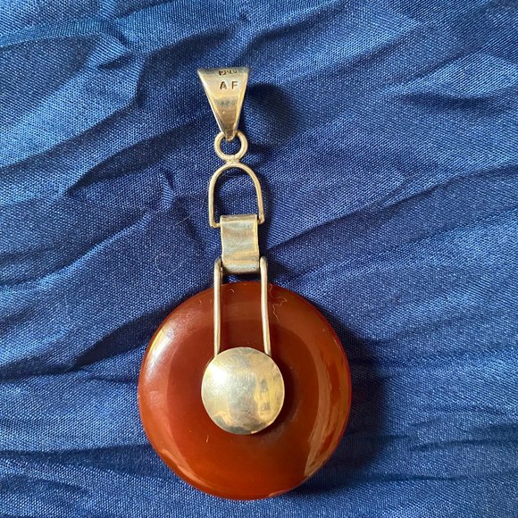 SOLD Carnelian, onyx, and sterling silver pendant necklace - Picture 3 of 4
